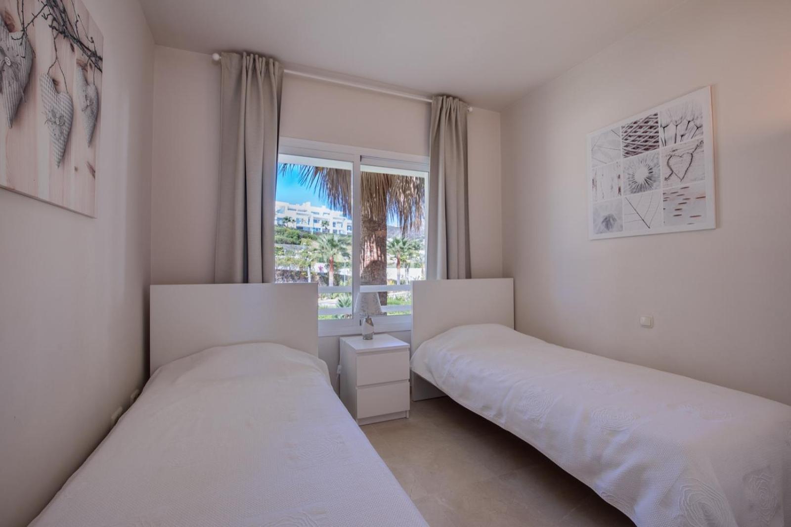 Alcazaba Lagoon Estepona Golf Leilighet Eksteriør bilde
