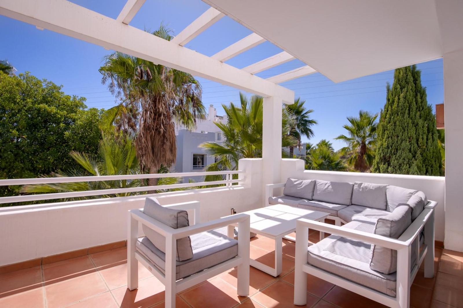 Alcazaba Lagoon Estepona Golf Leilighet Eksteriør bilde