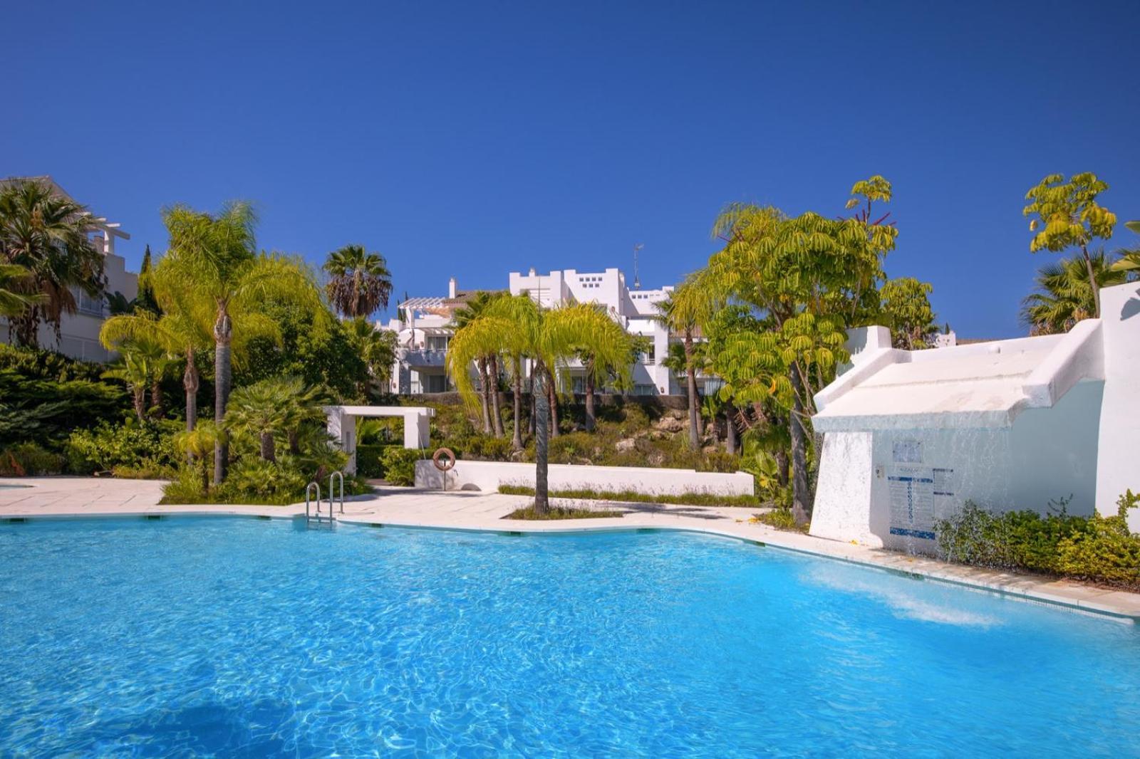 Alcazaba Lagoon Estepona Golf Leilighet Eksteriør bilde