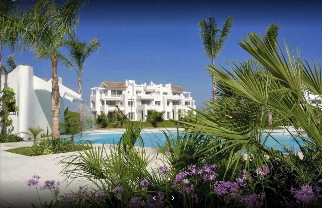 Alcazaba Lagoon Estepona Golf Leilighet Eksteriør bilde