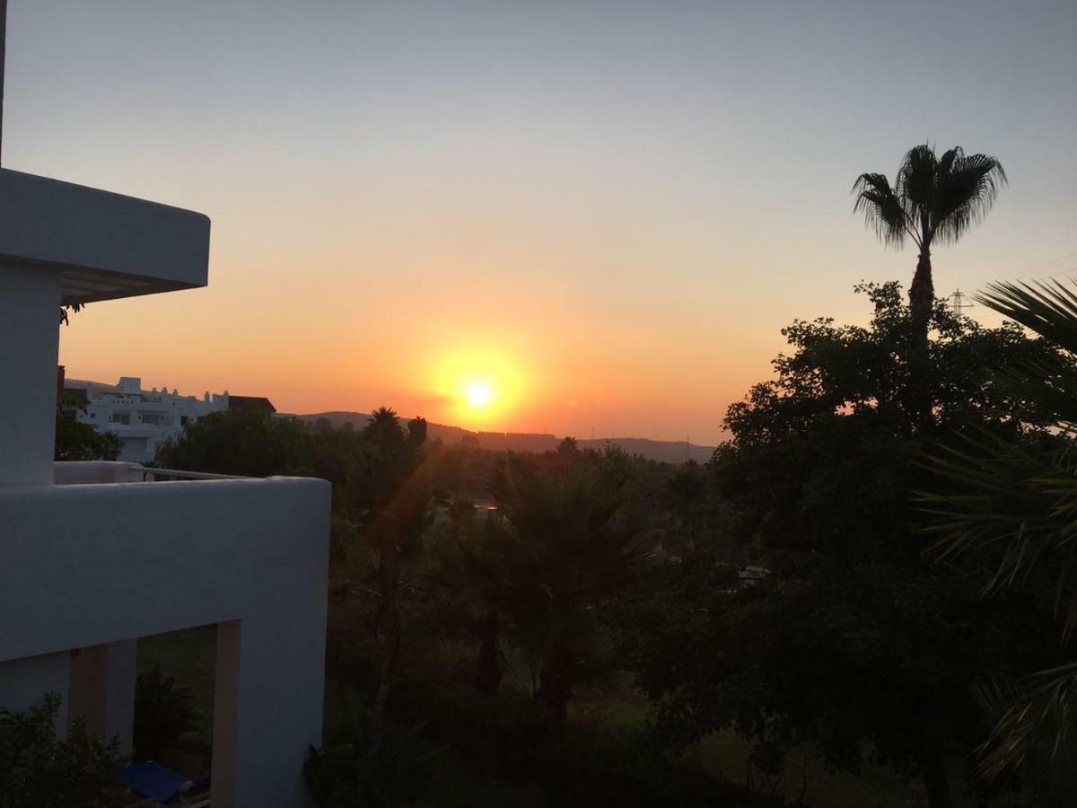 Alcazaba Lagoon Estepona Golf Leilighet Eksteriør bilde